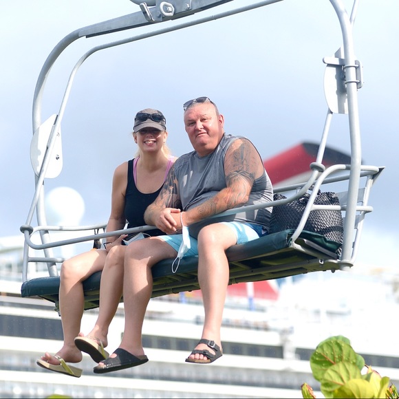 Meet your Posher, Laura - Picture 3 of 10